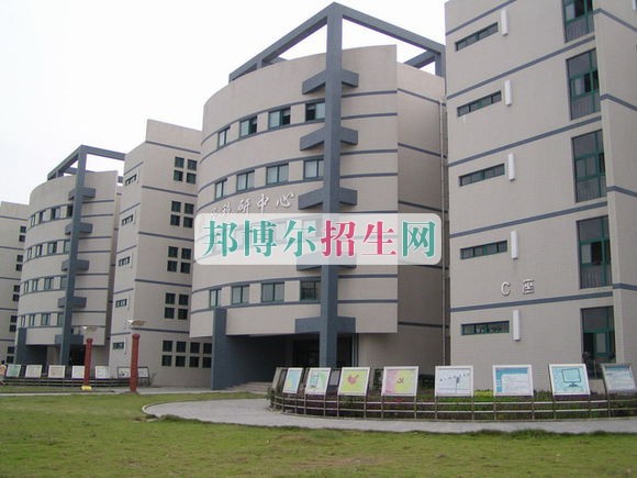 財務管理學校好不好