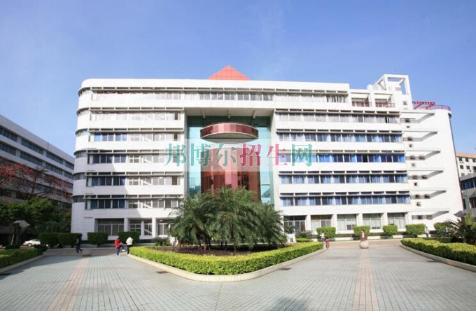 初中畢業學民航商務的學校