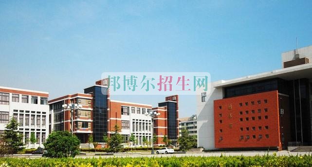高中畢業學民航商務好嗎