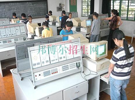 女生學應用電子技術