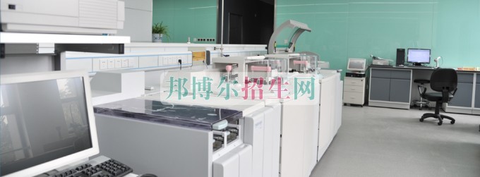 醫學檢驗專業適合女生學嗎
