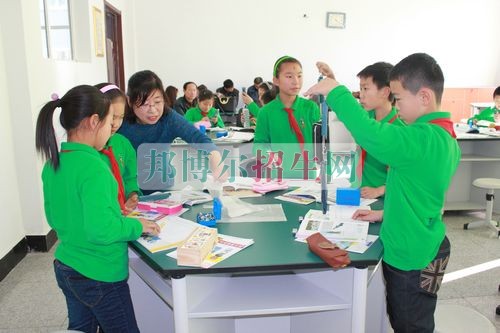 成都大專(zhuān)學(xué)校有小學(xué)教育