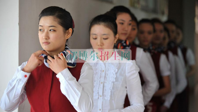 成都初中生讀空中乘務怎么樣