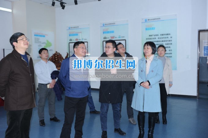 貴陽軌道公司考察重慶公共運輸職業學院并進行校企合作洽談