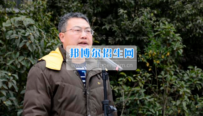 南充市建華職業(yè)中學簡短、高效的開學典禮
