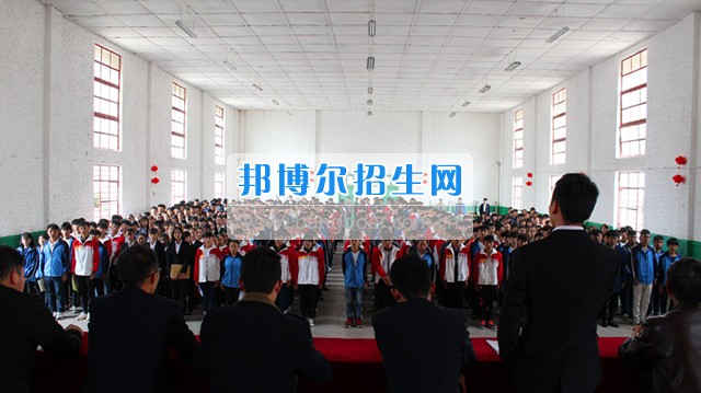 馨知心集團(tuán)、云南動(dòng)高鐵普鐵公司、上海大眾等多家單位在我校舉辦招聘會(huì)