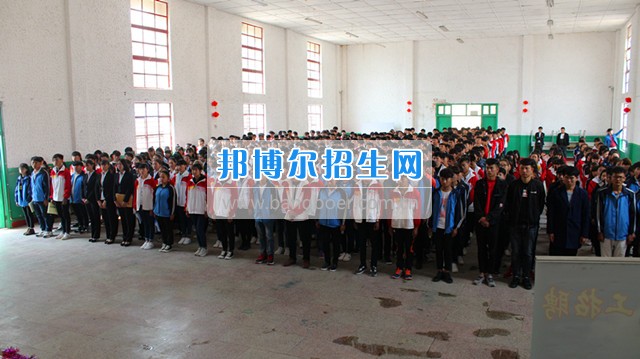 馨知心集團(tuán)、云南動(dòng)高鐵普鐵公司、上海大眾等多家單位在我校舉辦招聘會(huì)