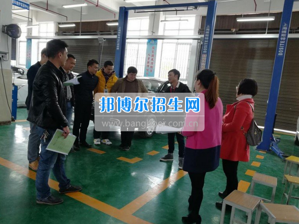 赤水市中等職業學校2017年汽修部陸正偉老師公開課