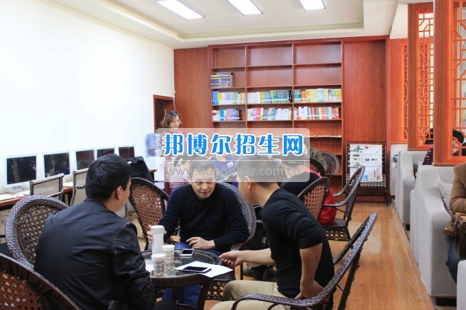 南充市教科所到南部縣職業技術學校調研義務教育教學情況