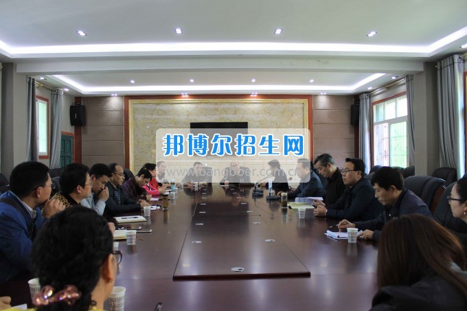 南充市教科所到南部縣職業技術學校調研義務教育教學情況