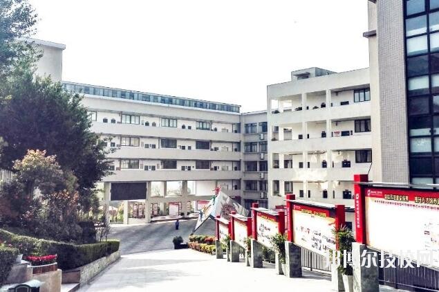 重慶輕工業(yè)學校2020年報名條件、招生要求、招生對象
