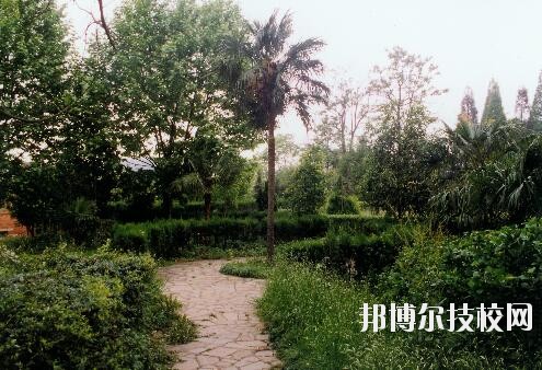 貴州林業(yè)學(xué)校2020年報名條件、招生要求、招生對象