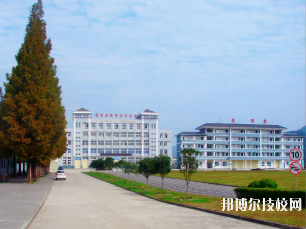 石泉縣職業(yè)教育中心2020年報(bào)名條件、招生要求、招生對象
