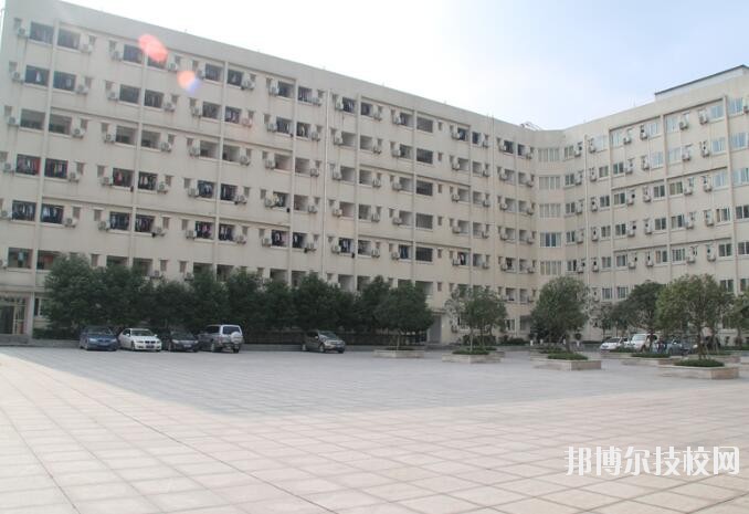 重慶礦業(yè)工程學(xué)校怎么樣、好不好