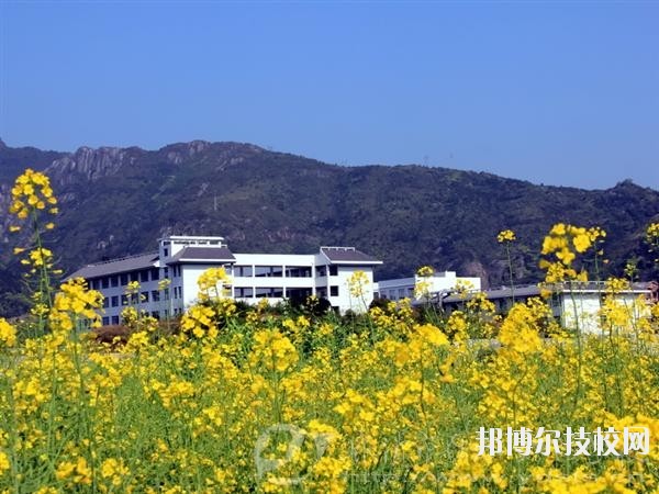 樂(lè)清市雁蕩山旅游學(xué)校2020年報(bào)名條件、招生要求、招生對(duì)象