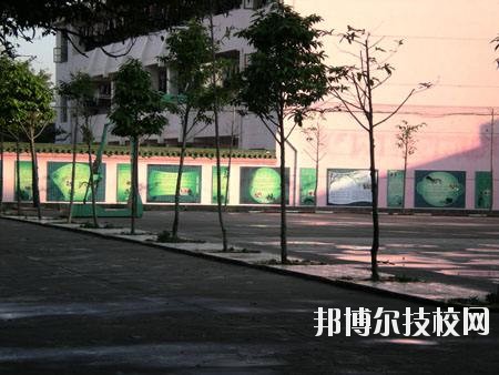 大余職業(yè)技術(shù)教育中心2020年報名條件、招生要求、招生對象
