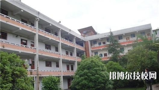 清鎮中等職業技術學校2020年報名條件、招生要求、招生對象