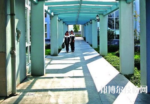 寧波經(jīng)貿(mào)學校2020年學費、收費多少
