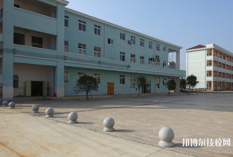 泰和中等專業(yè)學校網站網址