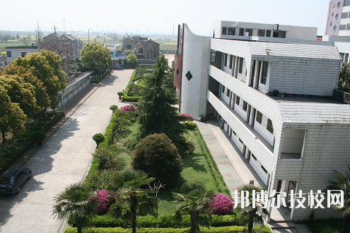 泰州博日電腦技術(shù)學(xué)校2020年報名條件、招生要求、招生對象