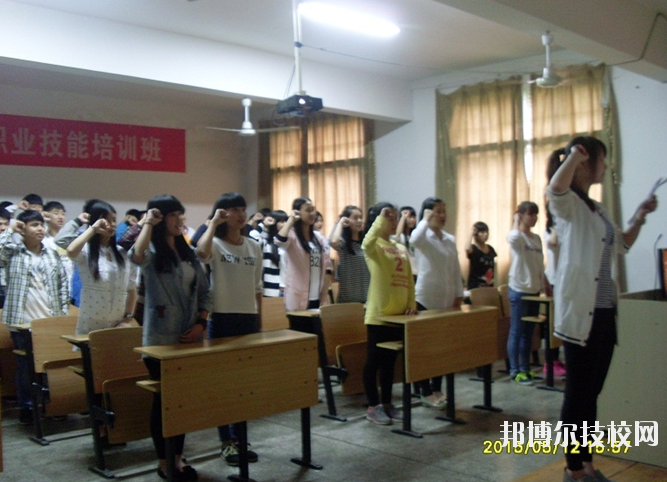 安源區(qū)職業(yè)中等專業(yè)學(xué)校2020年報(bào)名條件、招生要求、招生對(duì)象