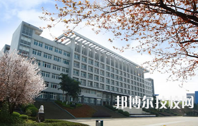 重慶三峽衛(wèi)生學(xué)校2020年報(bào)名條件、招生要求、招生對(duì)象