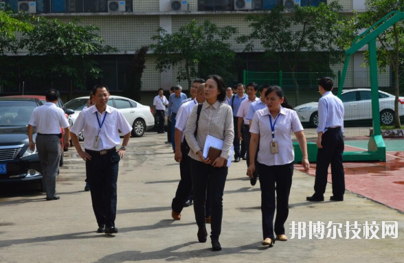 重慶渝北區(qū)竟成中學(xué)校2020年報名條件、招生要求、招生對象