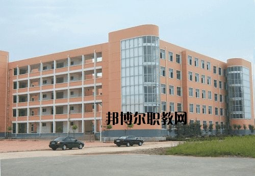 祿勸職業(yè)高級(jí)中學(xué)2020年報(bào)名條件、招生要求、招生對(duì)象