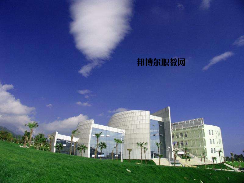 來鳳中等職業技術學校2020年報名條件、招生要求、招生對象