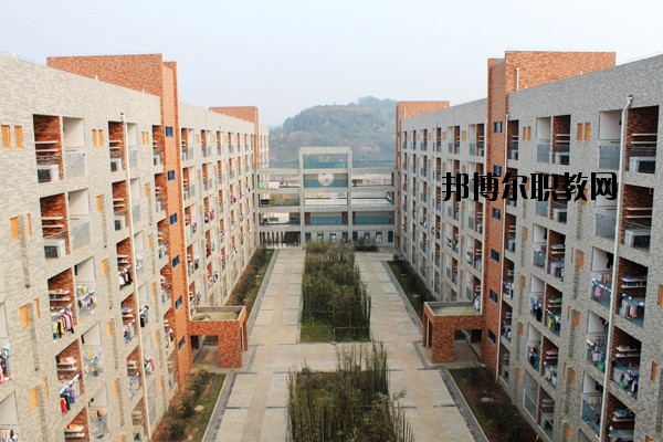 曲靖馬龍縣職業(yè)技術(shù)學(xué)校2020年報(bào)名條件、招生要求、招生對(duì)象