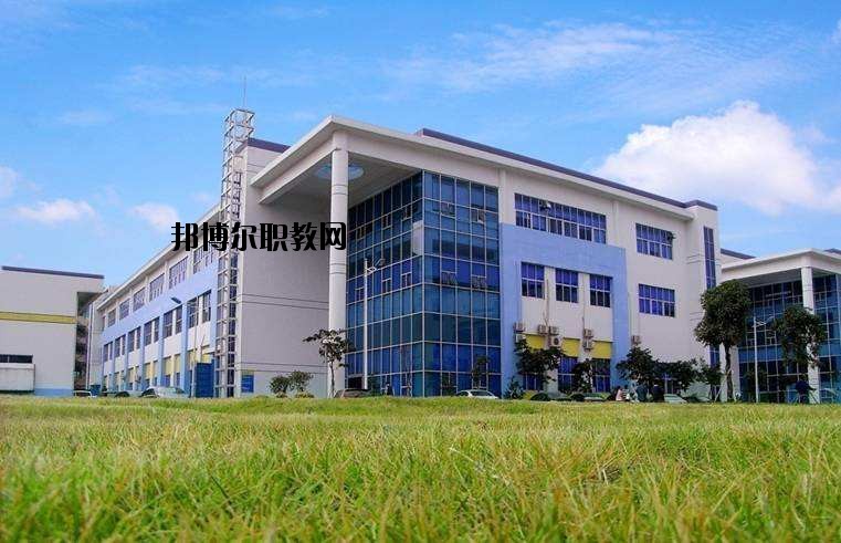 咸寧電子科技學校2020年有哪些專業