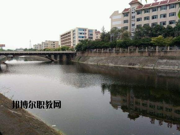 四川省綿陽財經學校地址在哪里