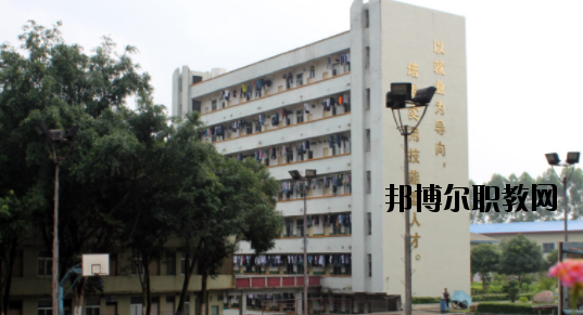 廣西梧州商貿學校2020年報名條件、招生要求、招生對象 