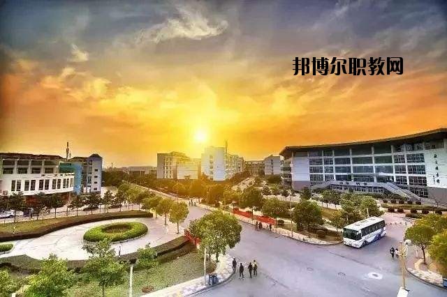 英山草盤職業中學怎么樣、好不好