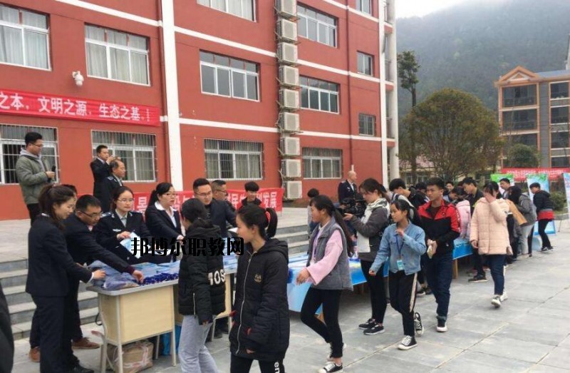 錦屏中等職業(yè)技術(shù)學(xué)校2020年報名條件、招生要求、招生對象