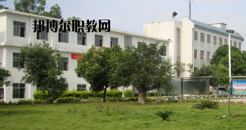 合山職業技術學校2020年報名條件、招生要求、招生對象