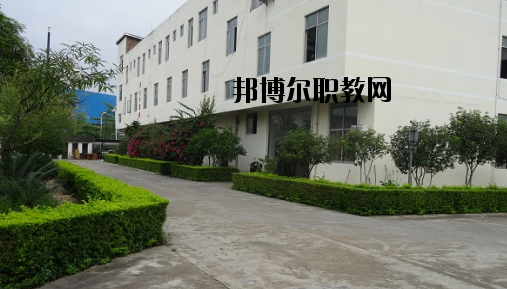 廣西玉林畜牧獸醫(yī)學(xué)校2020年報名條件、招生要求、招生對象 