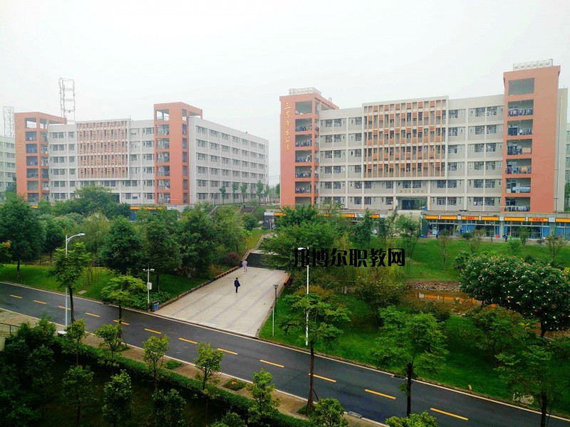 成都市工業(yè)職業(yè)技術(shù)學(xué)校2020年有哪些專(zhuān)業(yè)