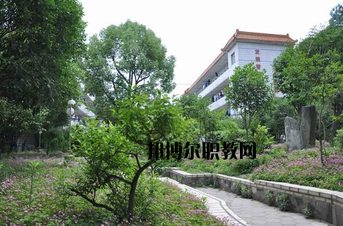湖北十堰高級技工學校2020年招生辦聯系電話