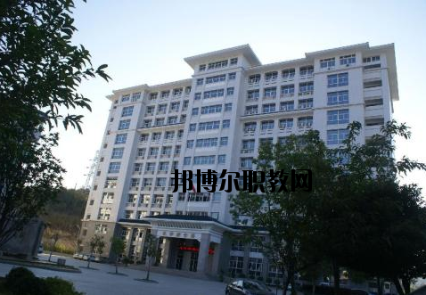 云浮技工學(xué)校2020年報名條件、招生要求、招生對象