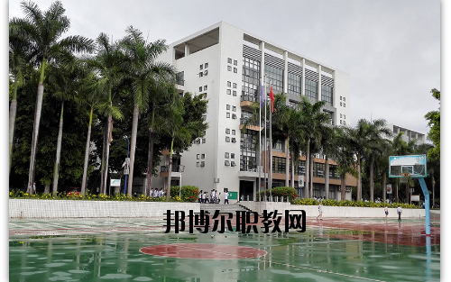 東莞電子科技學(xué)校2020年報名條件、招生要求、招生對象