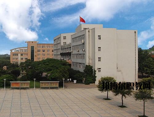 河南醫(yī)藥衛(wèi)生學(xué)校2021年報名條件、招生對象