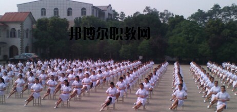 四川紅十字衛(wèi)生學(xué)校2020年報(bào)名條件、招生要求、招生對(duì)象