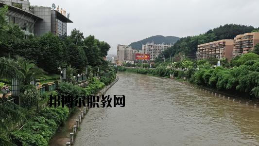貴陽(yáng)長(zhǎng)征職業(yè)技術(shù)學(xué)校2020年報(bào)名條件、招生要求、招生對(duì)象