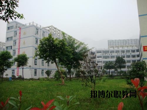 四川筠連職業技術學校2020年報名條件、招生要求、招生對象