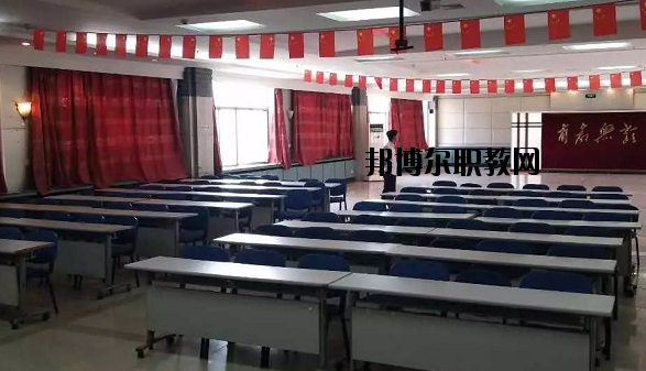 甘肅信息工程技術(shù)中等專業(yè)學(xué)校2020年學(xué)費、收費多少
