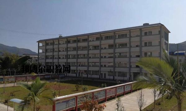 瀾滄縣職業(yè)高級(jí)中學(xué)2020年學(xué)費(fèi)、收費(fèi)多少