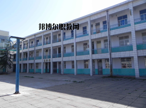 洛陽中醫(yī)藥學(xué)校2021年報名條件、招生要求、招生對象