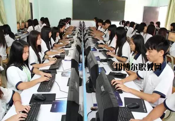 肇慶高要技工學(xué)校2020年報名條件、招生要求、招生對象