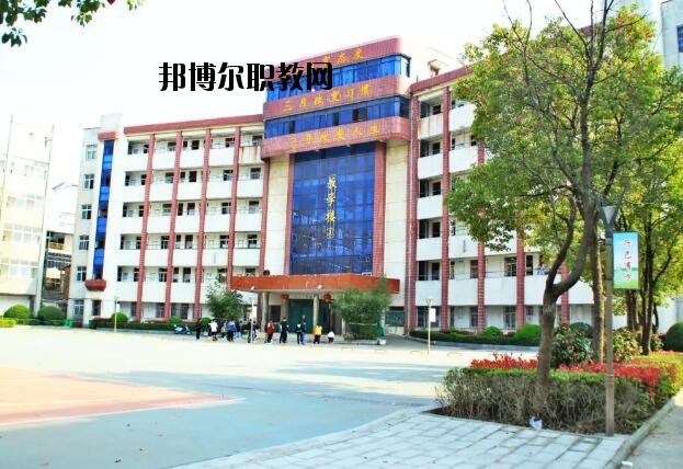 孝感工業學校2020年報名條件、招生要求、招生對象